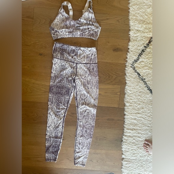 Varley x Revolve workout set - Picture 3 of 5